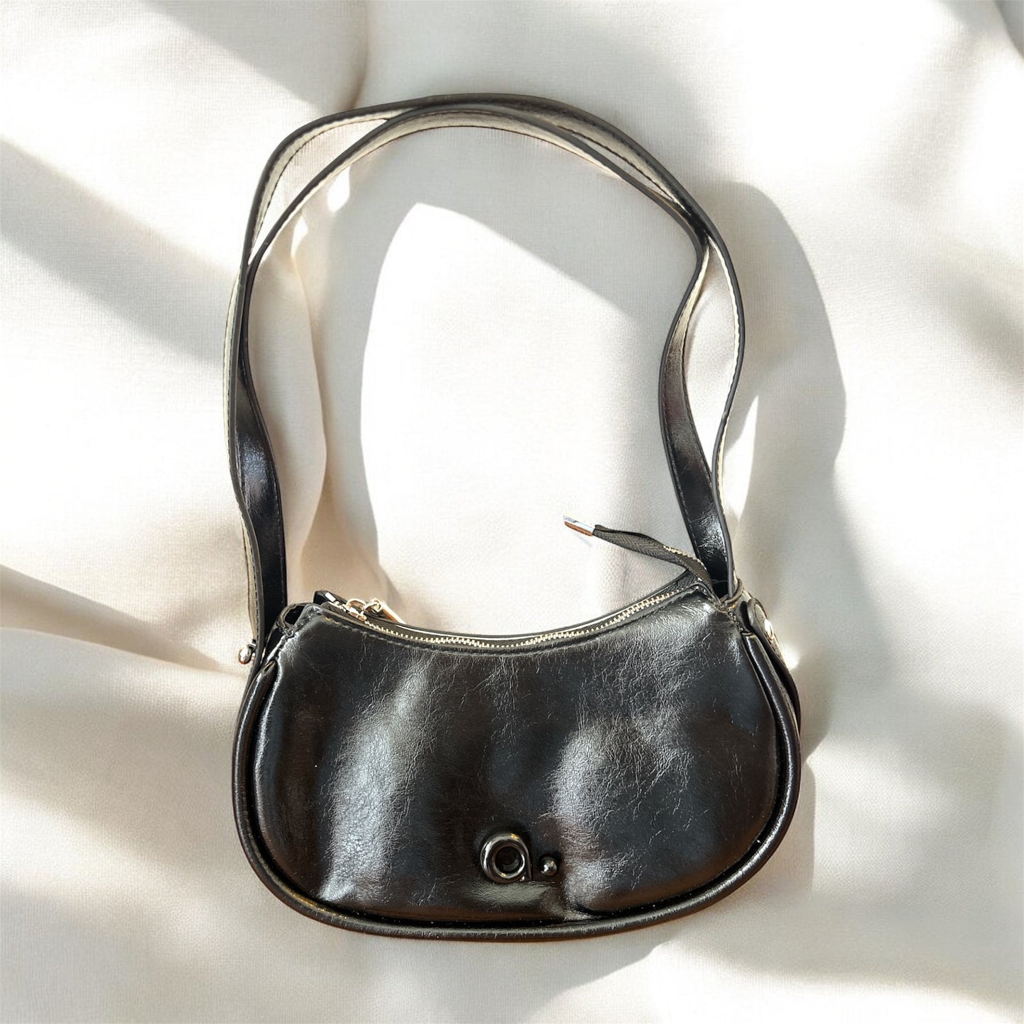Luxe Crescent