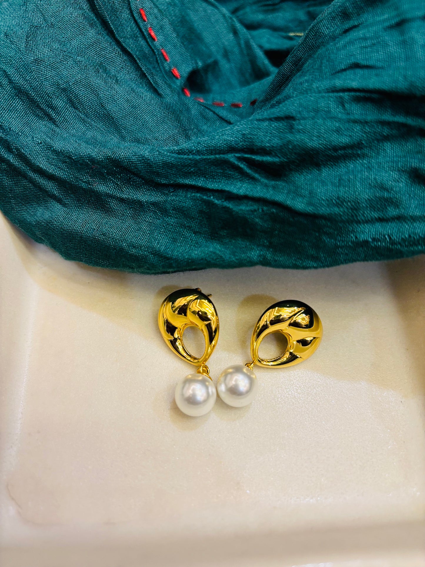 Golden Crest Earings
