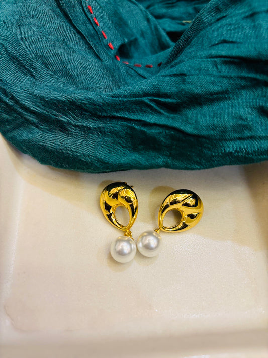Golden Crest Earings